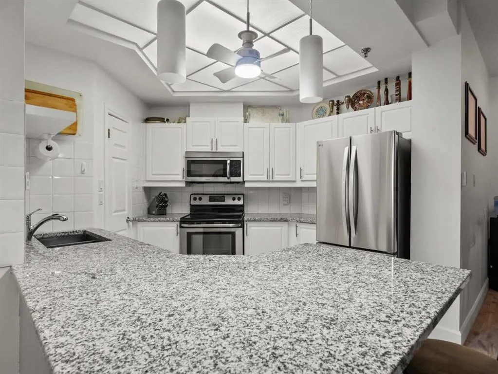 820 15 Avenue SW, #105