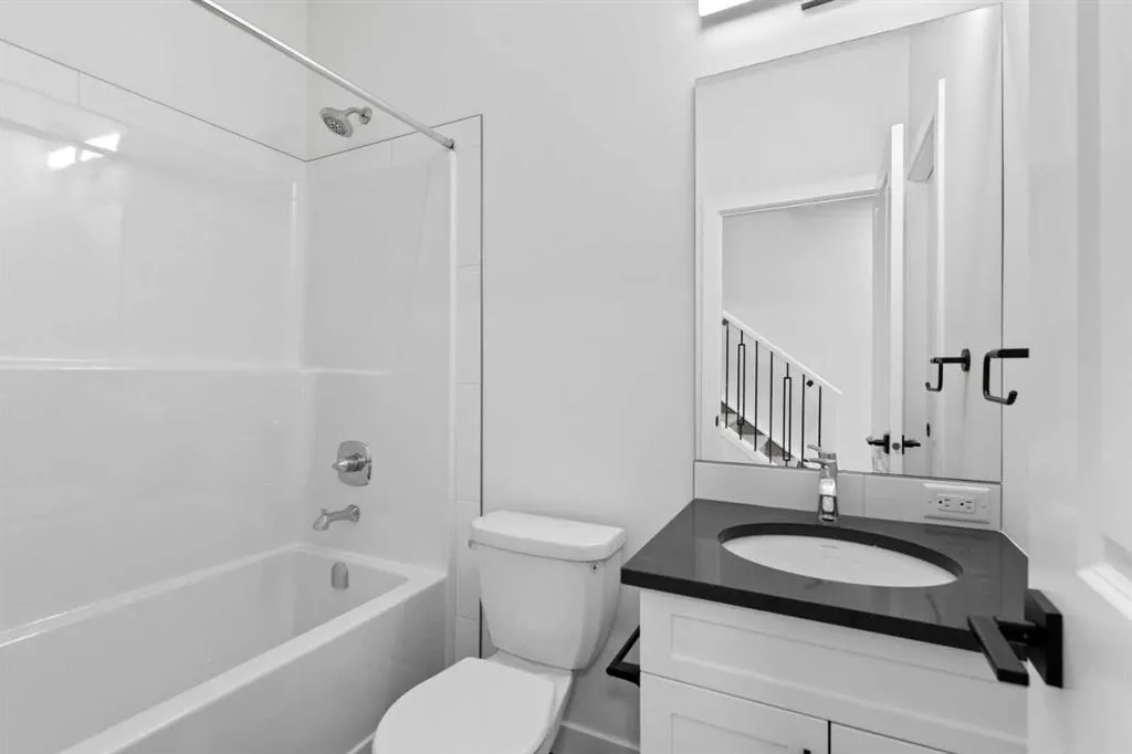 175 Belvedere Crescent SE