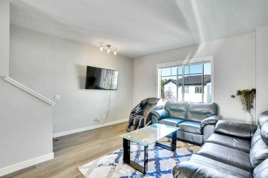 333 Taralake Way NE, #1107