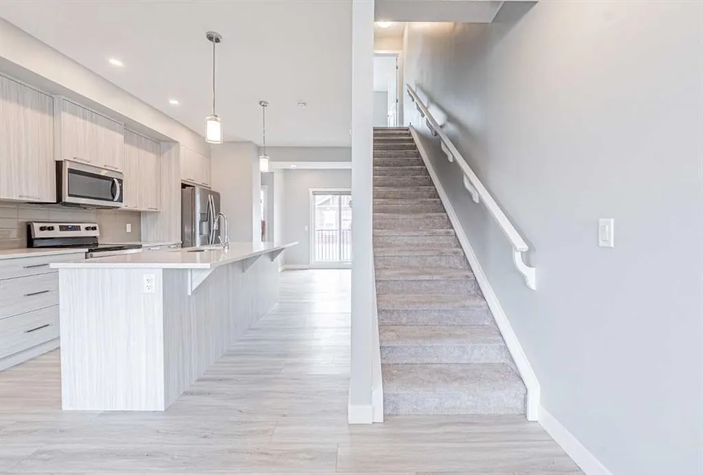 115 SAGEWOOD Drive SW, #601
