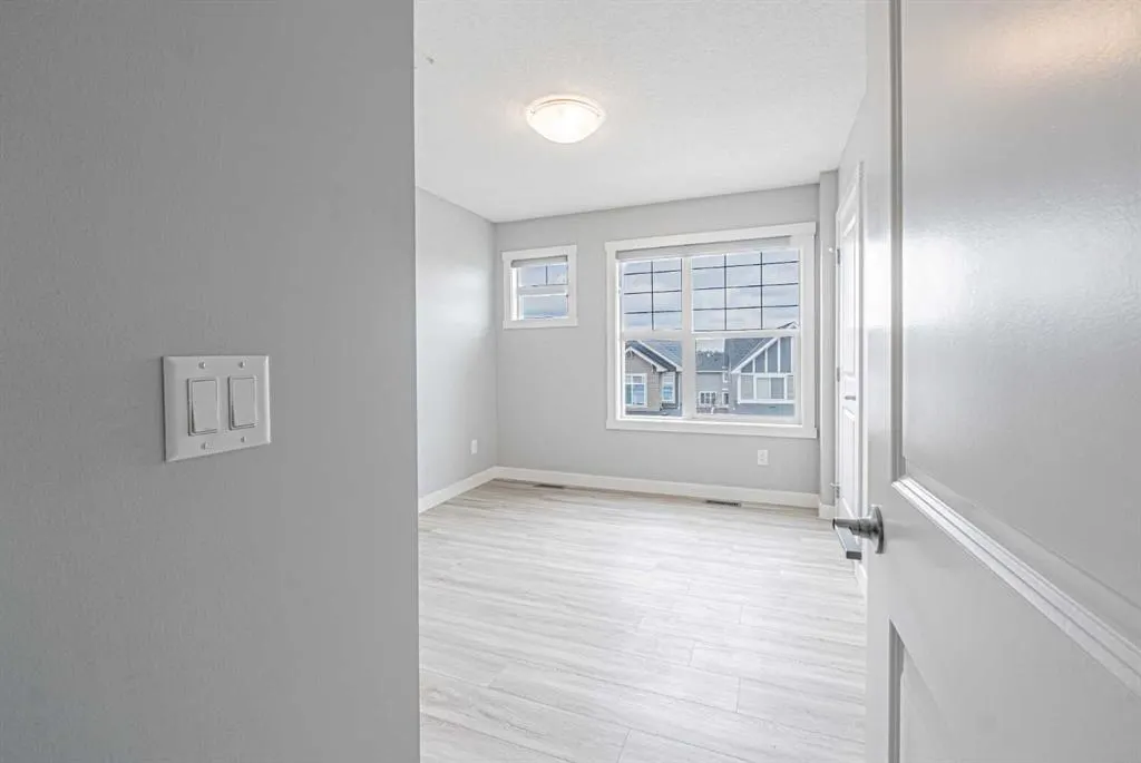 115 SAGEWOOD Drive SW, #601