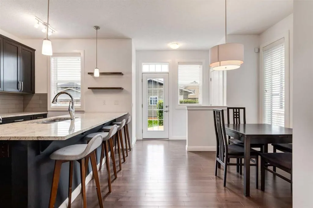 372 Evanspark Gardens NW