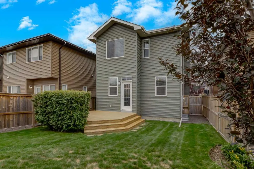 372 Evanspark Gardens NW