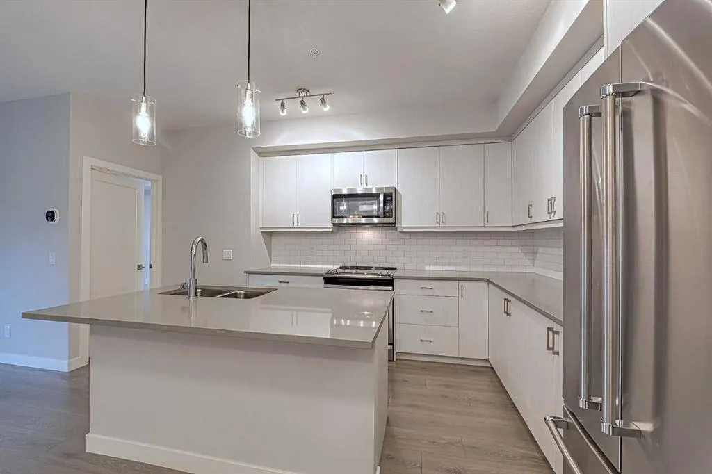 100 Auburn Meadows Manor SE, #213