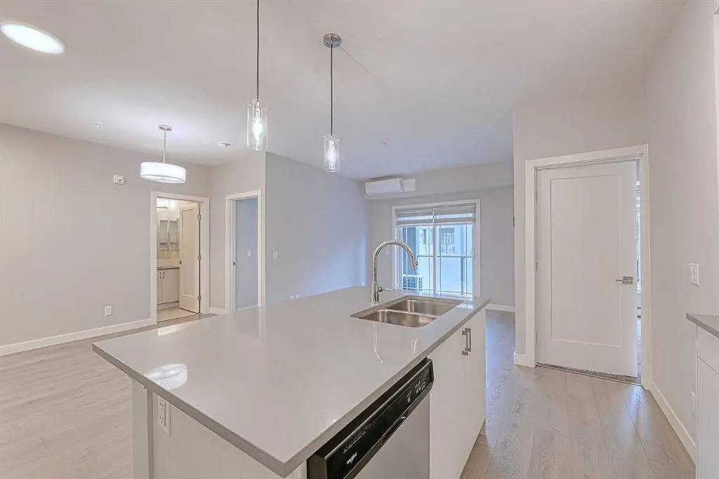 100 Auburn Meadows Manor SE, #213