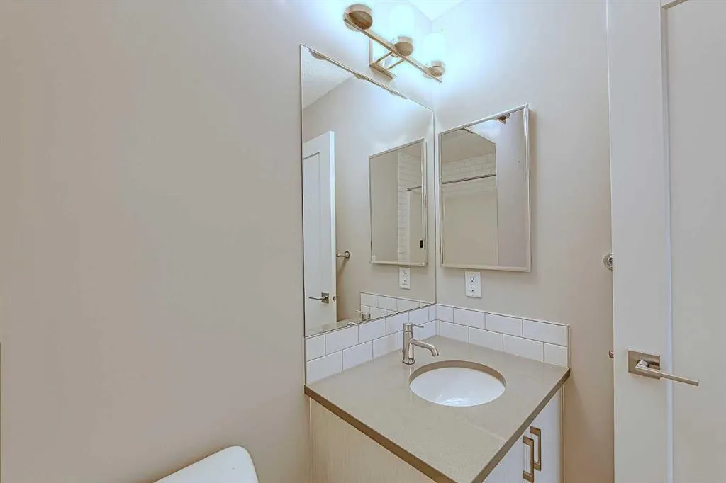 100 Auburn Meadows Manor SE, #213
