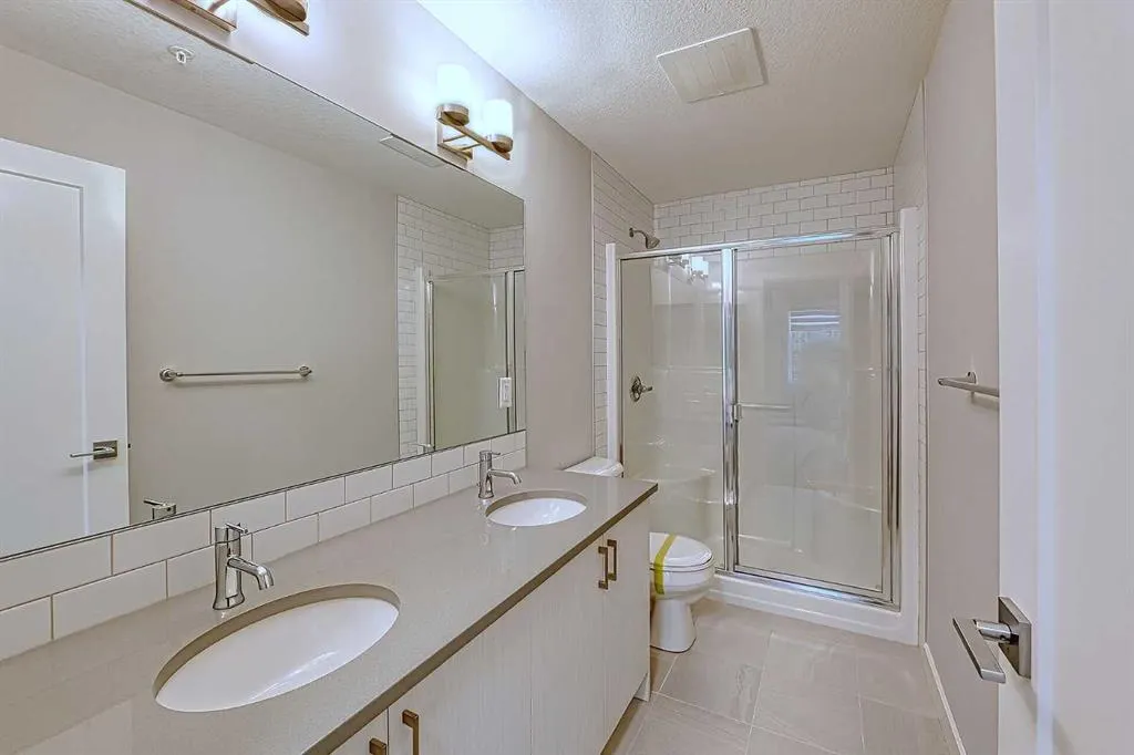 100 Auburn Meadows Manor SE, #213