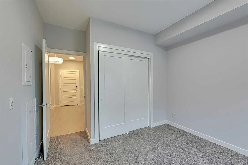 100 Auburn Meadows Manor SE, #213