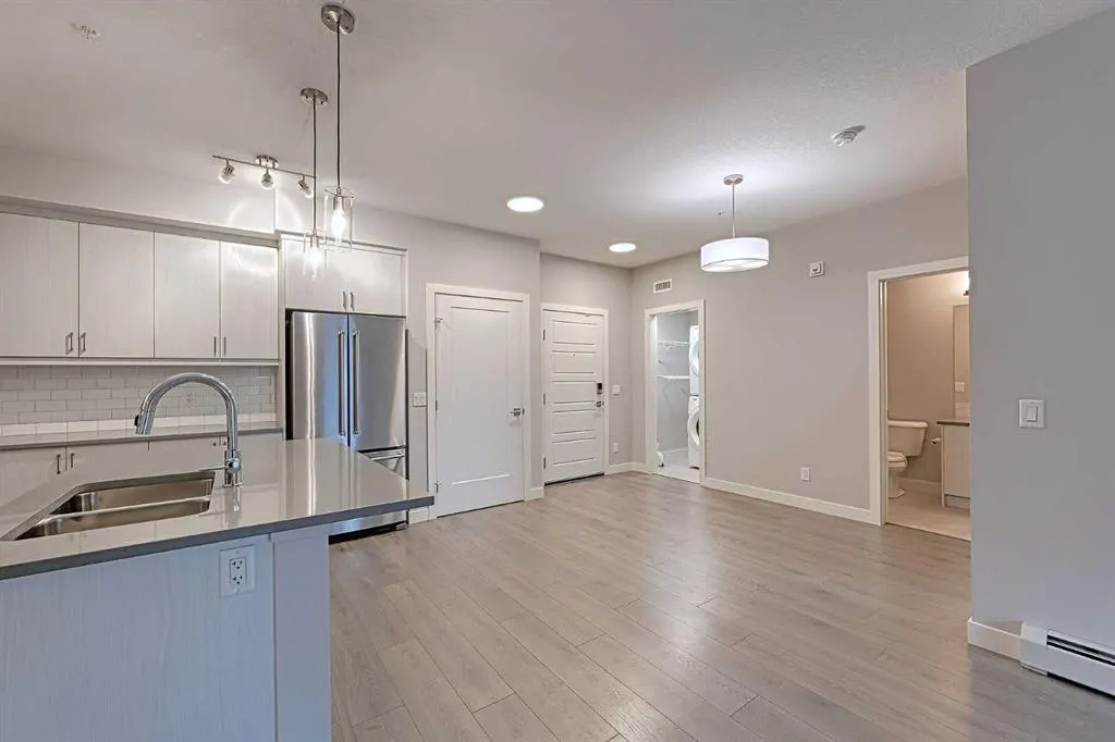 100 Auburn Meadows Manor SE, #213
