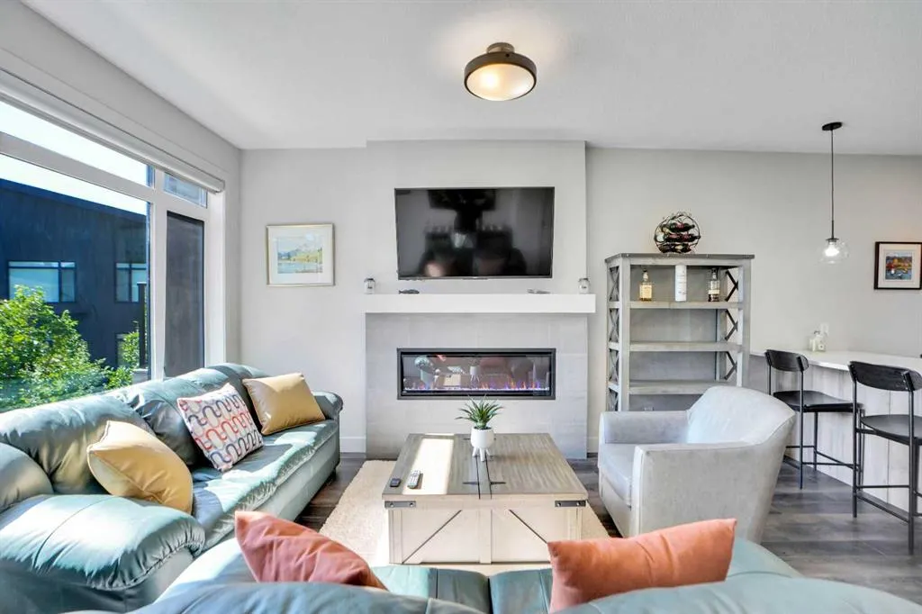 19 Royal Elm Green NW