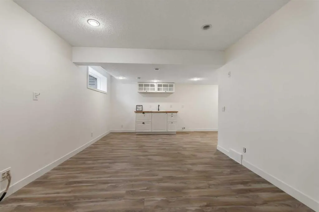 120 West Creek Green