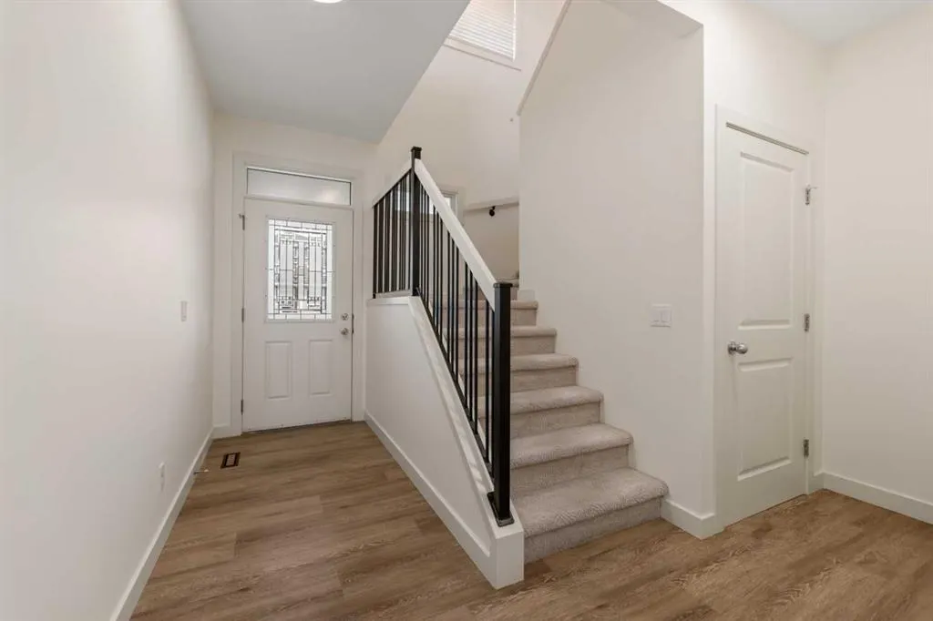 120 West Creek Green