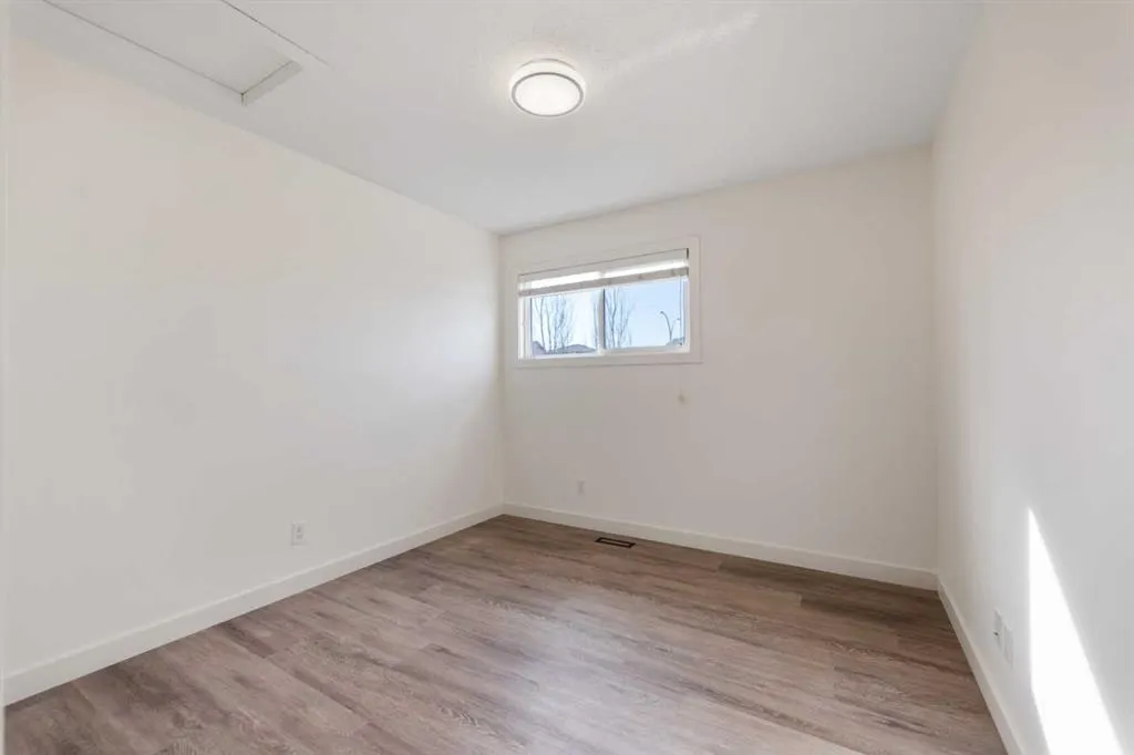 120 West Creek Green