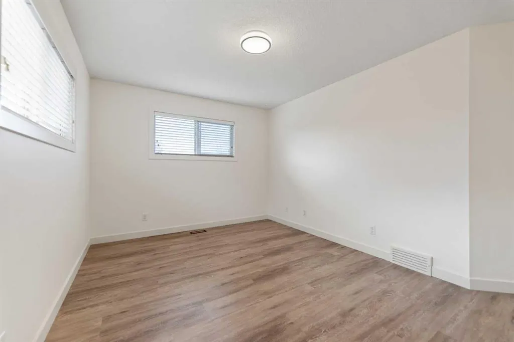 120 West Creek Green