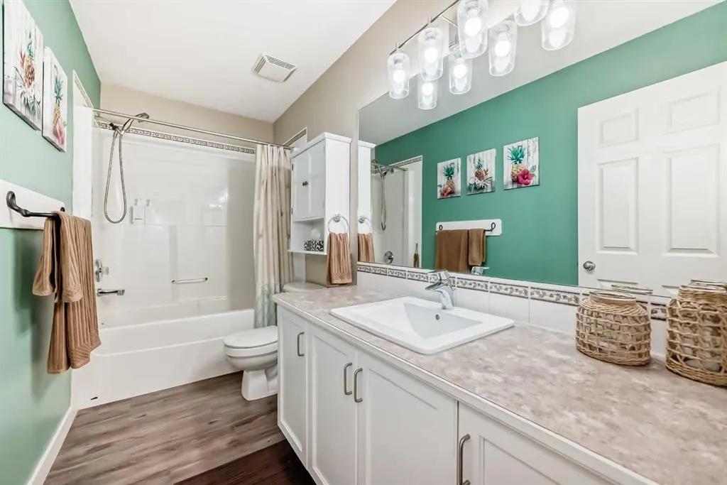 195 West Lakeview Circle