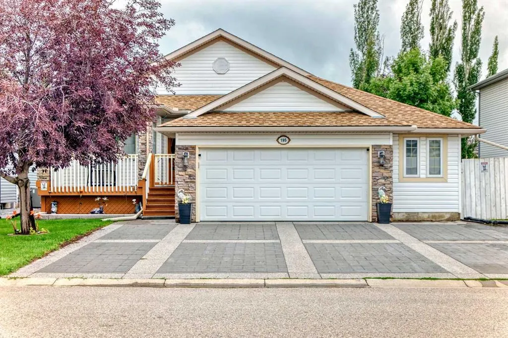 195 West Lakeview Circle