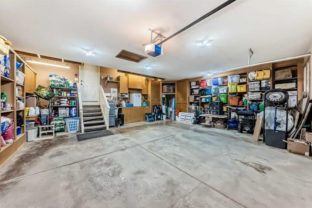 195 West Lakeview Circle