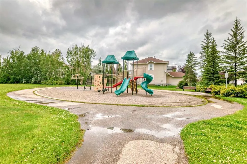 195 West Lakeview Circle