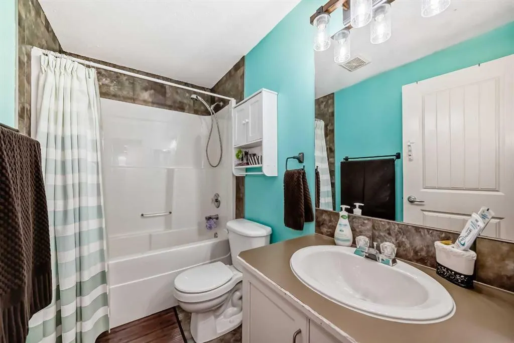 195 West Lakeview Circle