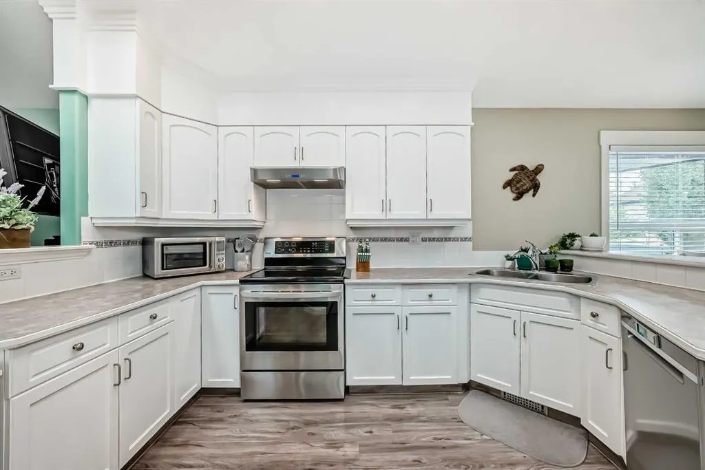195 West Lakeview Circle