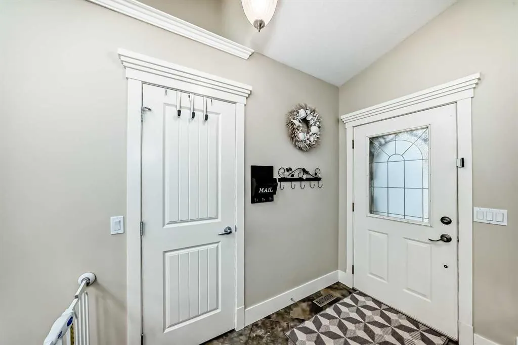 195 West Lakeview Circle