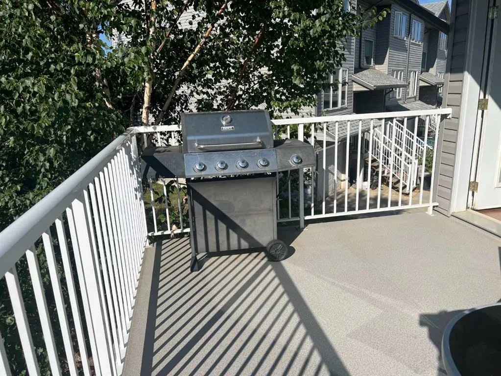 100 Albion Drive, #20