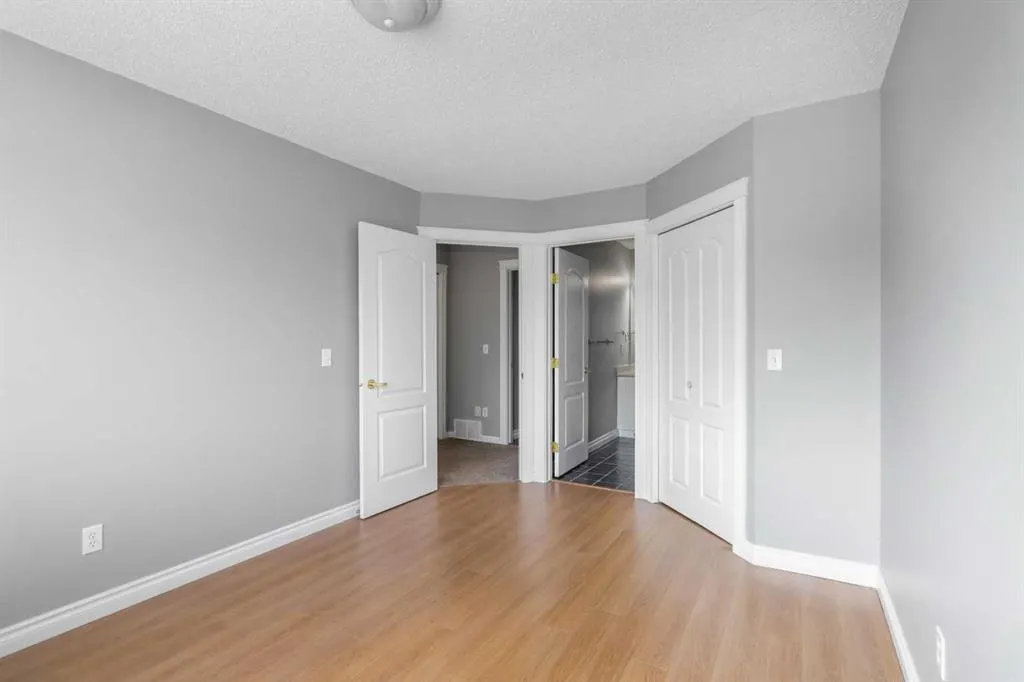 100 Albion Drive, #20