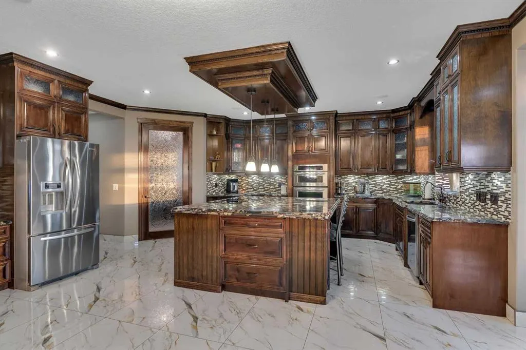 989 East Lakeview Road