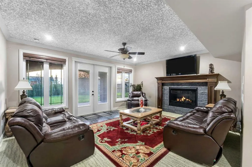 989 East Lakeview Road