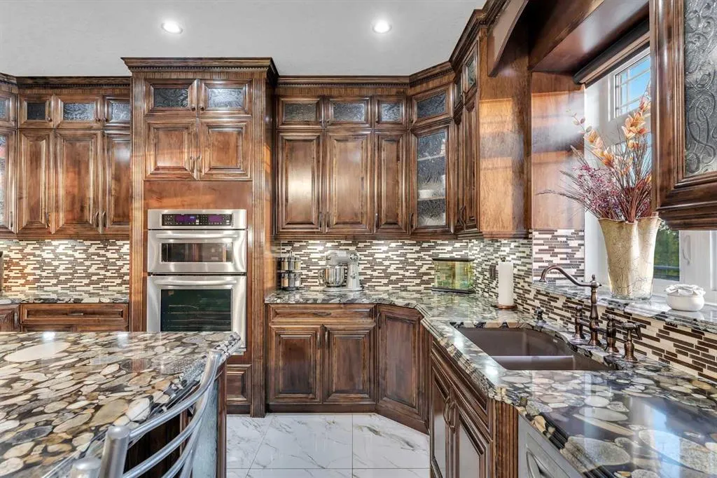 989 East Lakeview Road