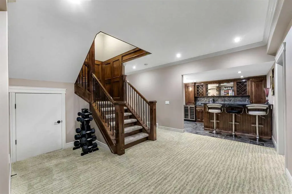 989 East Lakeview Road