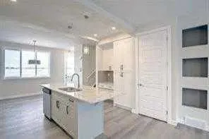 117 Cobblestone Gate SW