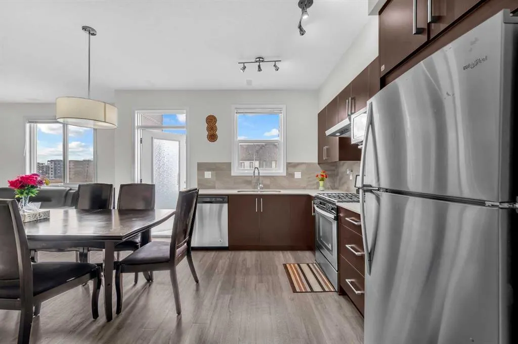 515 Redstone Walk NE, #202