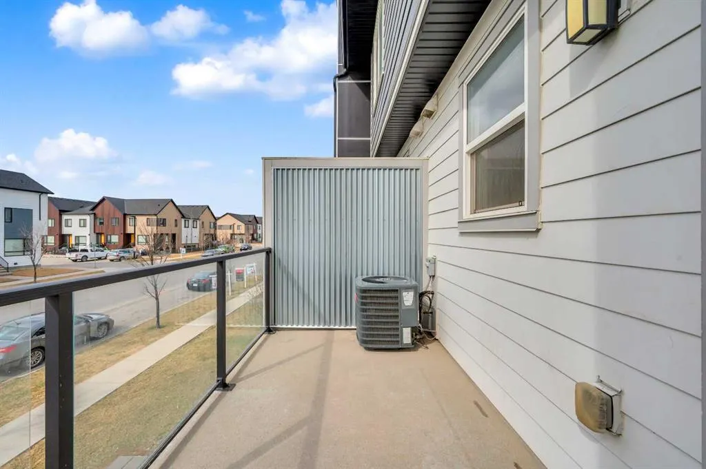 515 Redstone Walk NE, #202