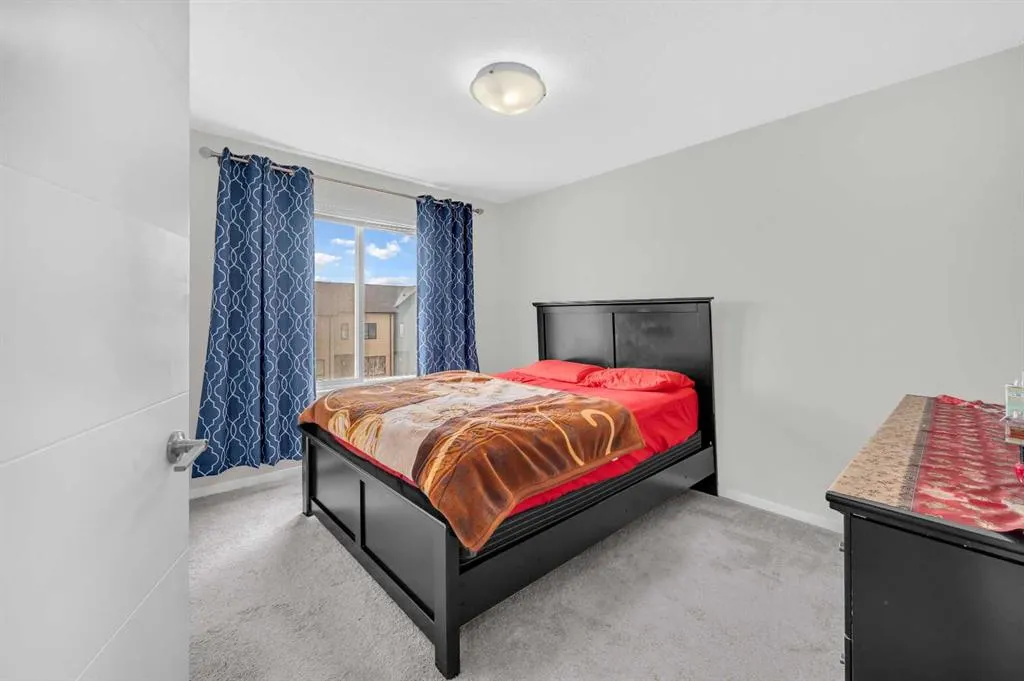 515 Redstone Walk NE, #202