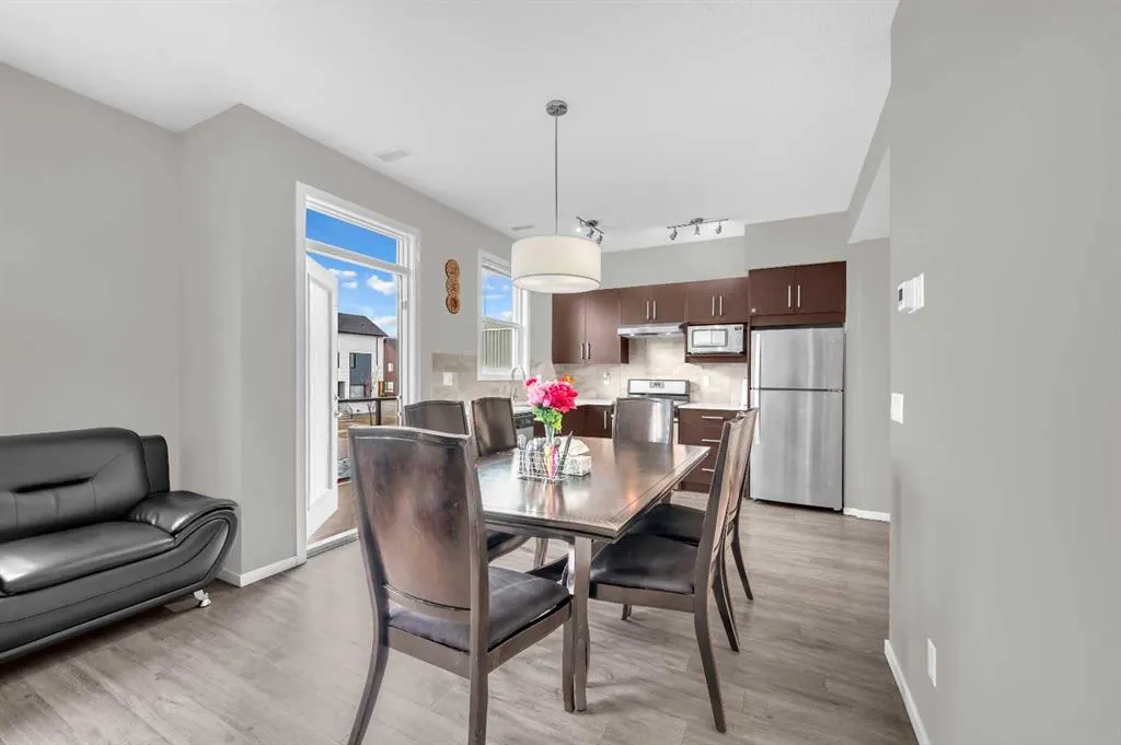 515 Redstone Walk NE, #202
