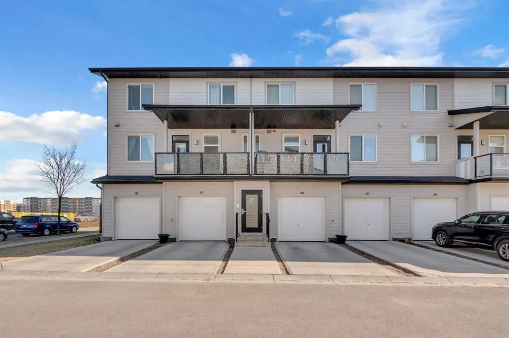 515 Redstone Walk NE, #202