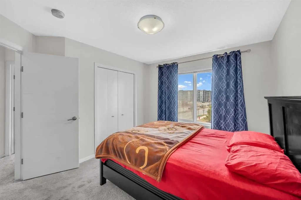 515 Redstone Walk NE, #202