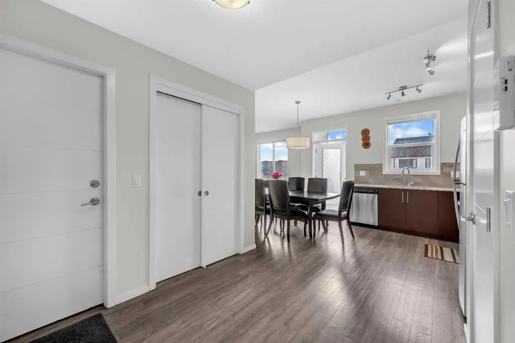 515 Redstone Walk NE, #202