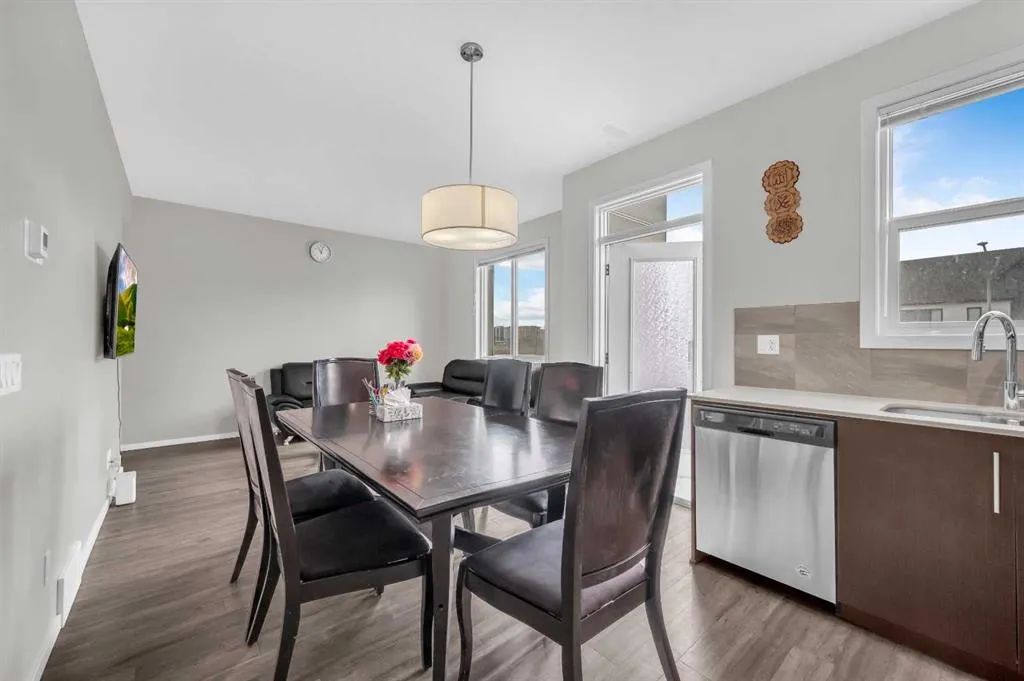 515 Redstone Walk NE, #202