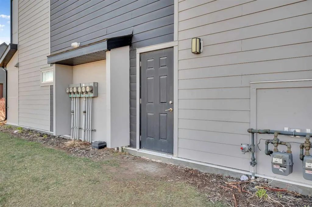 515 Redstone Walk NE, #202