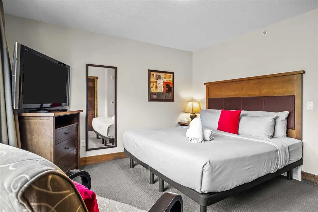 121 Kananaskis Way, #207
