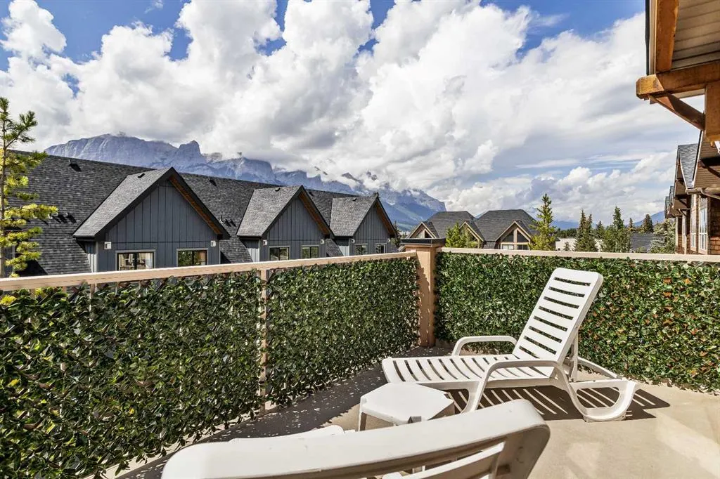 121 Kananaskis Way, #207