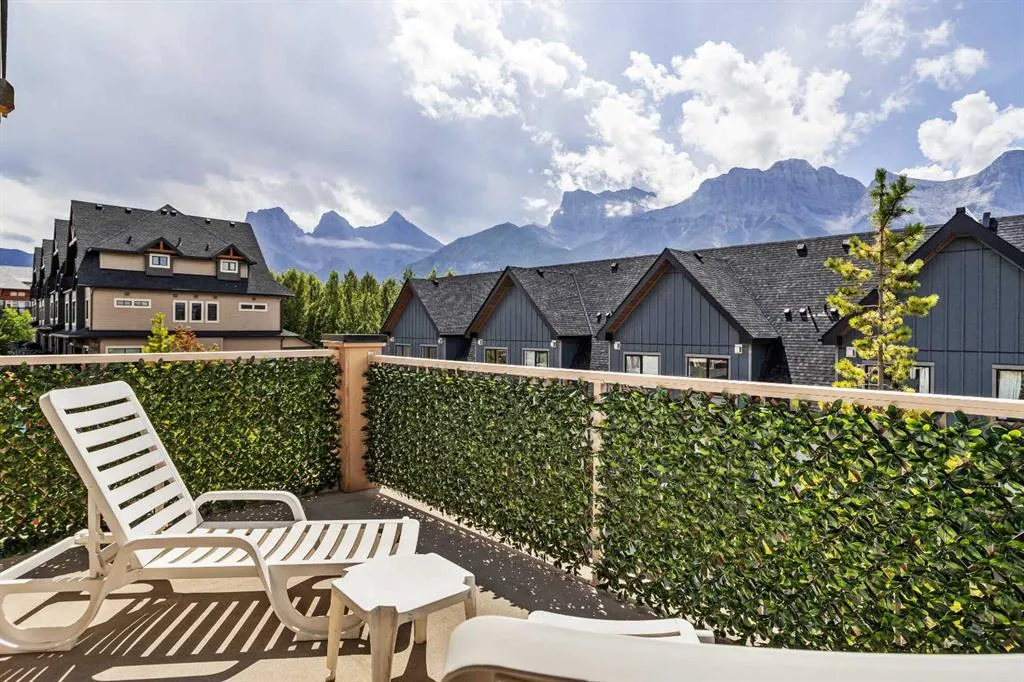 121 Kananaskis Way, #207