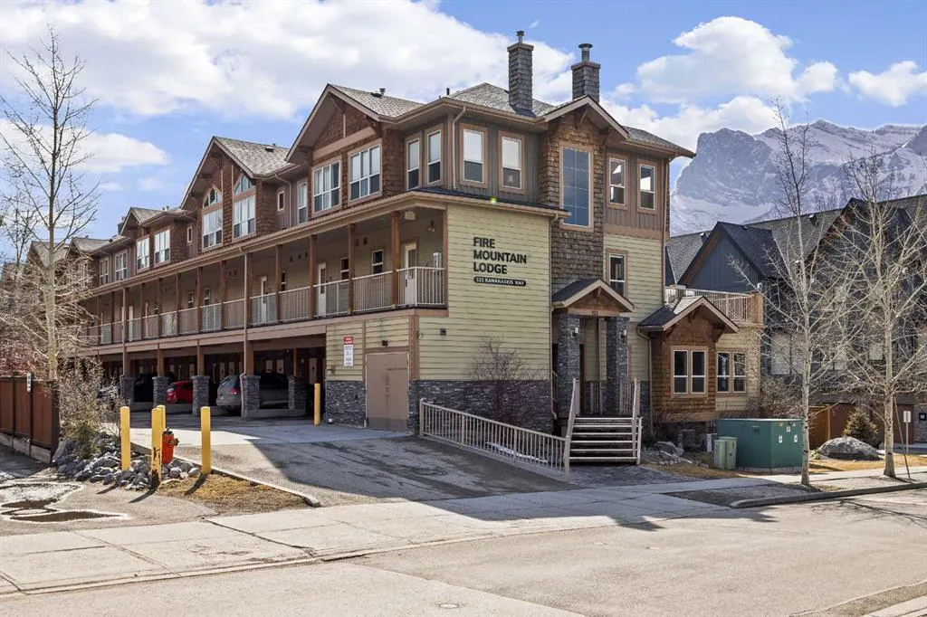 121 Kananaskis Way, #207