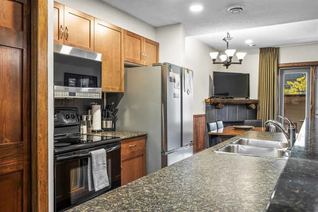 121 Kananaskis Way, #207