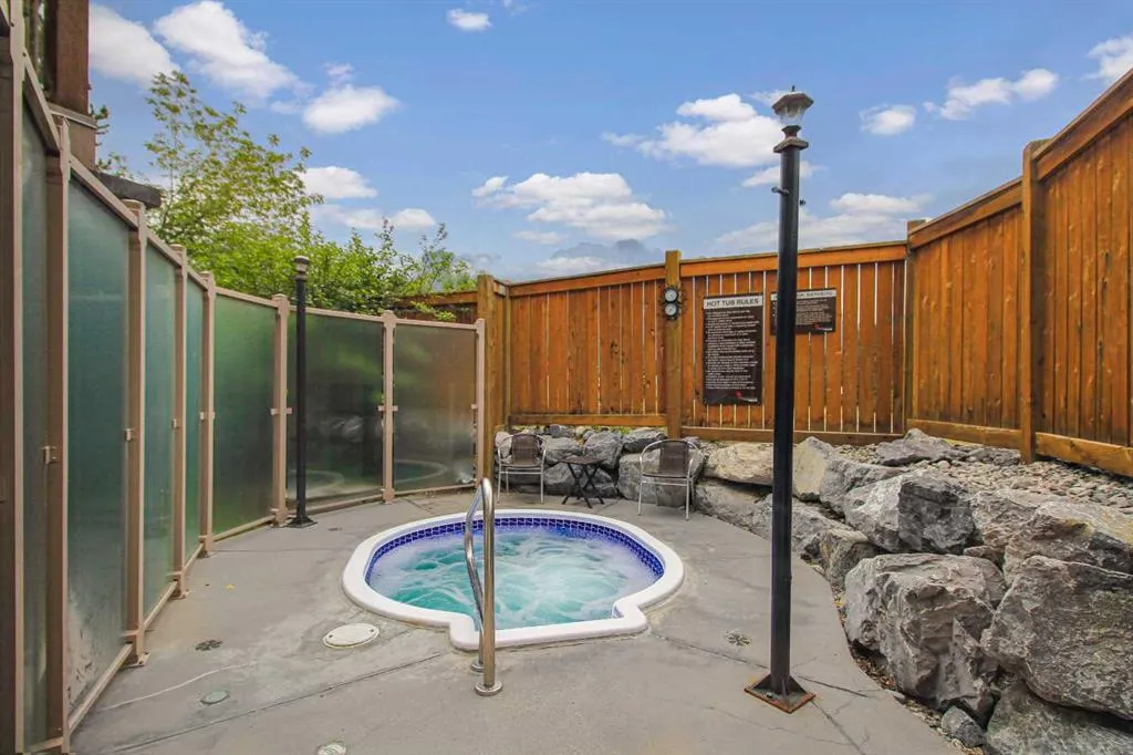 121 Kananaskis Way, #207