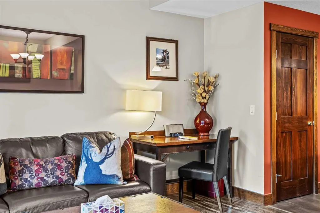 121 Kananaskis Way, #207