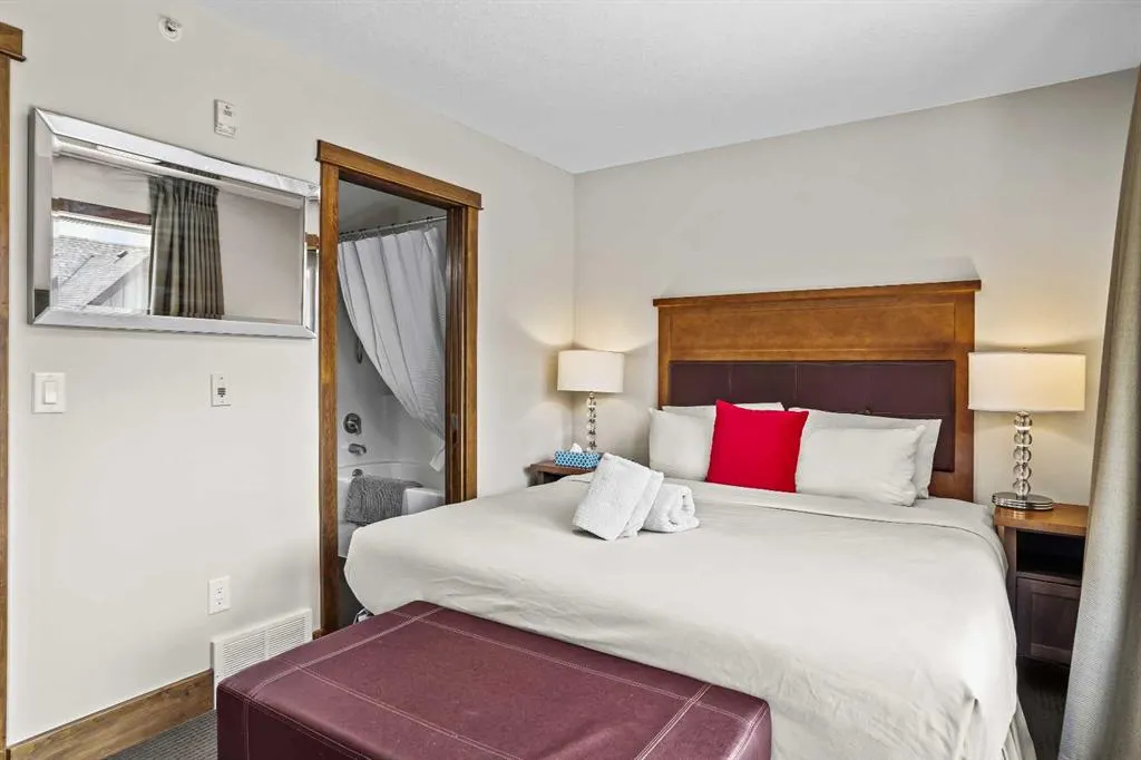 121 Kananaskis Way, #207