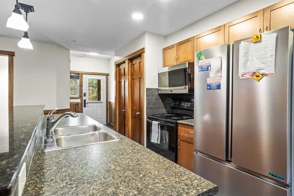 121 Kananaskis Way, #207
